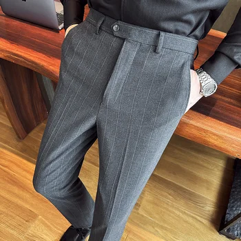 Облегающие брюки в полоску/Высококачественные мужские осенние однотонные деловые повседневные теплые брюки для вечеринки / Универсальные брюки для маленьких ножек
